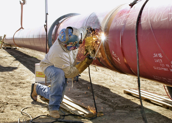 SMAW Welding on a Pipeline